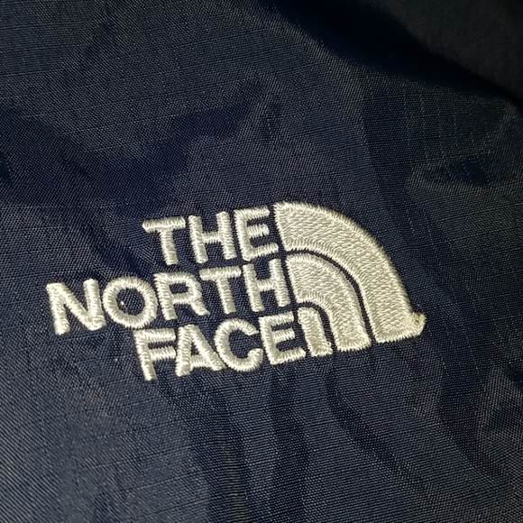 The North Face Windbreaker - Picture 2 of 6